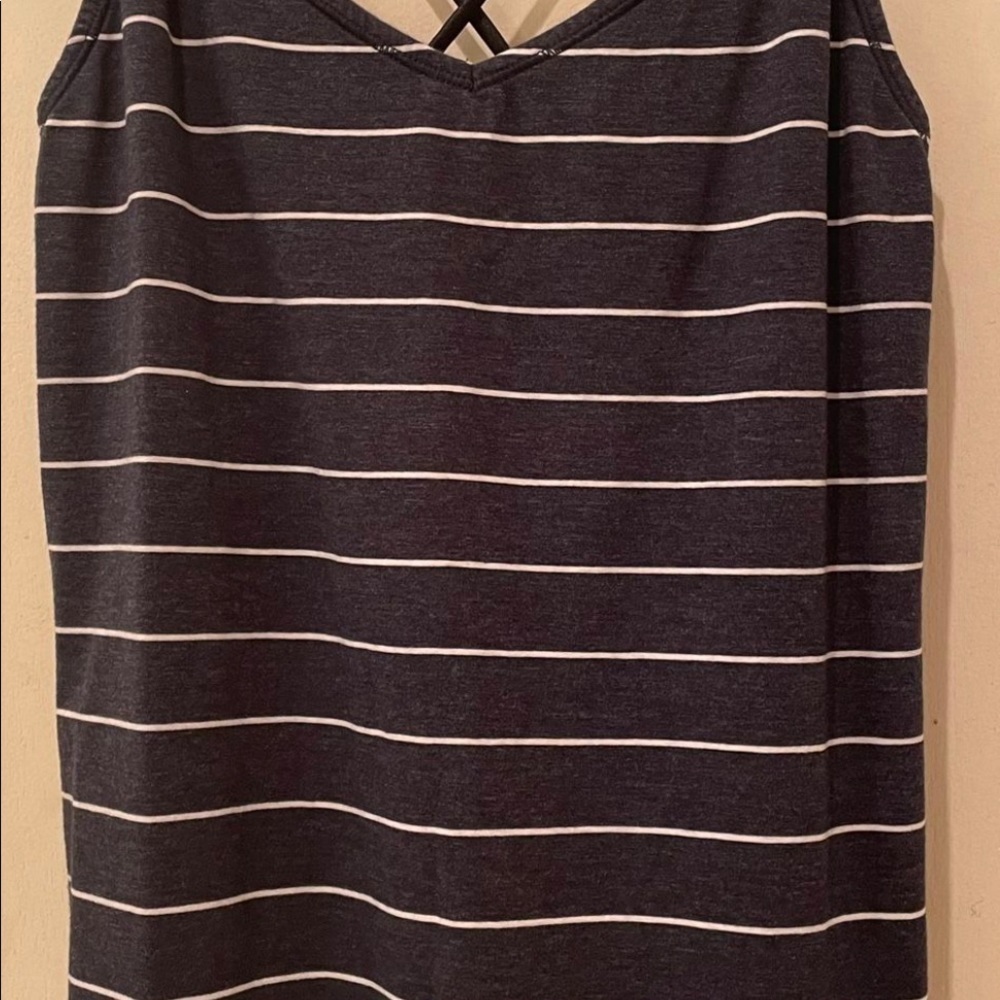 EUC Lululemon Striped Strappy Tank- Size 6 - Picture 2 of 4
